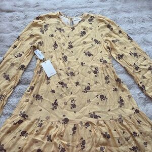 Aritzia Wilfred Mustard Floral Long Sleeve Dress